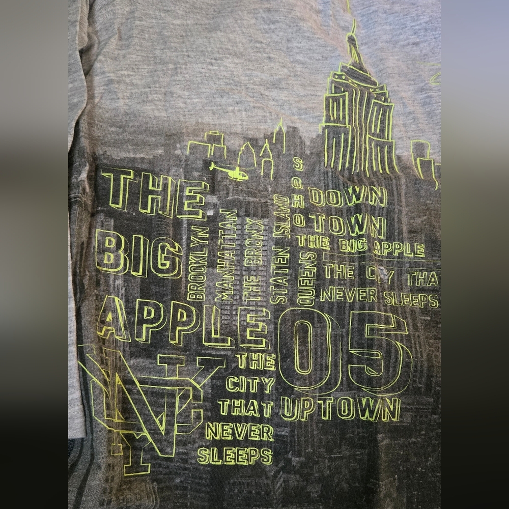 H&M Gray New York Citiscape Lightweight Long Sleeve Tee Unisex Sz4-6 - Picture 3 of 5